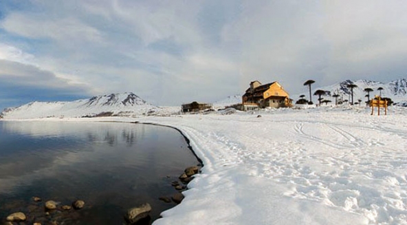 Caviahue y lago Caviahue, en invierno